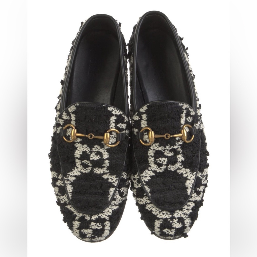Gucci Black and White Textured Loafers with Gold Hardware